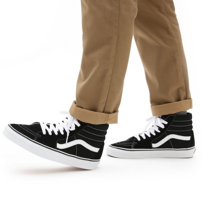 Ua Vans Sk8-Hi Unisex Cipő Black/Black/White 5 VN000D5IB8C 1