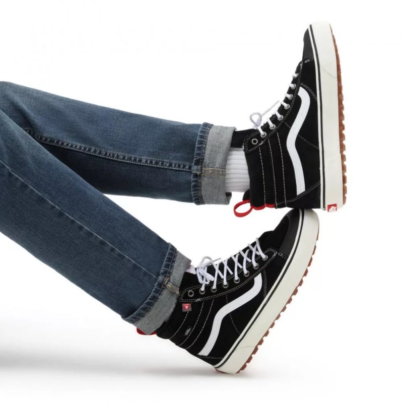Vans UA SK8-Hi MTE-2 Unisex Cipő Black/True White 3 VN0007NK6BT1 3