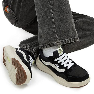 Vans UltraRange Neo VR3 Unisex Cipő Black/White - Image 4